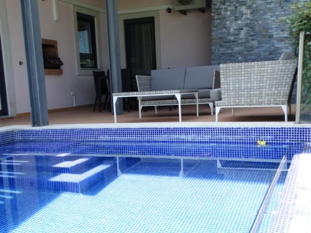 Apartamento Com 3 Quartos E Piscina Вале до Лобо Екстериор снимка